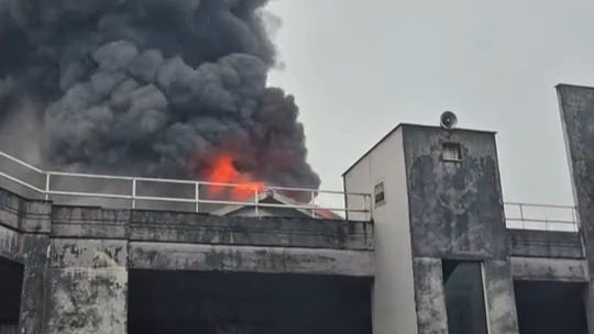 Bayrampaşa'da sanayi sitesinde korkutan yangın