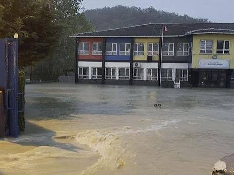 İstanbul ve Kocaeli'de okullar yarın da tatil